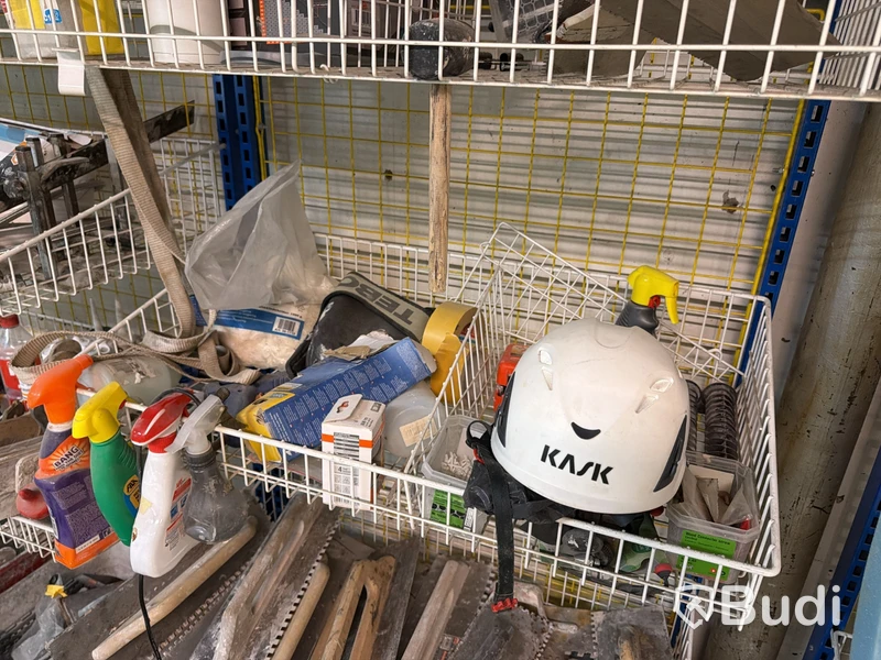 Parti byggmaterial och handverktyg