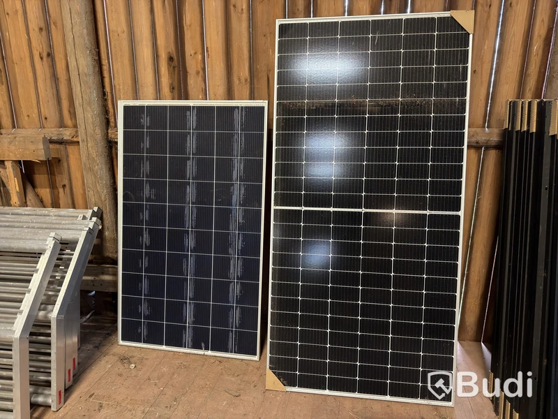 Solar panels, 6 assorted modules