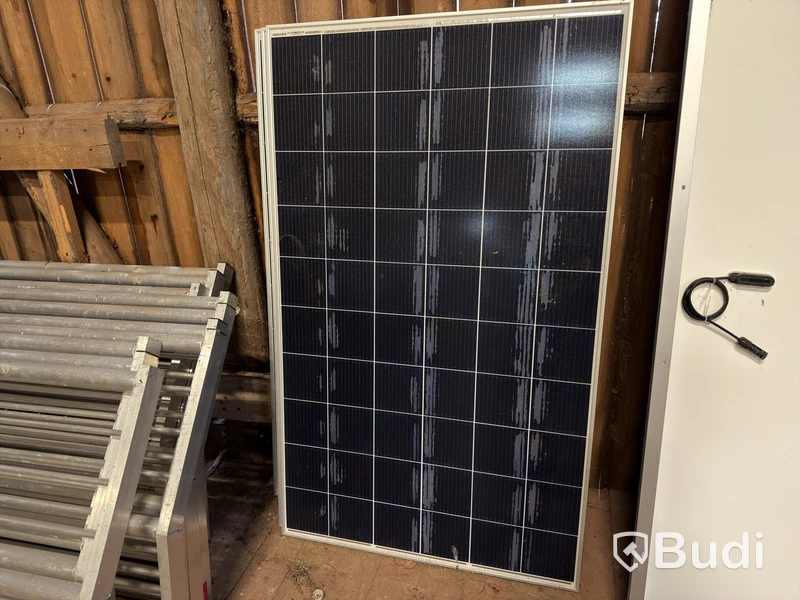 Solar panels, 6 assorted modules