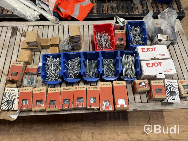 Lot of screws