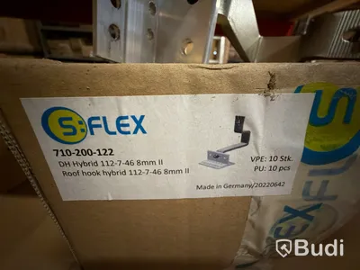 Solcellsmontage S:FLEX, parti med fästdetaljer