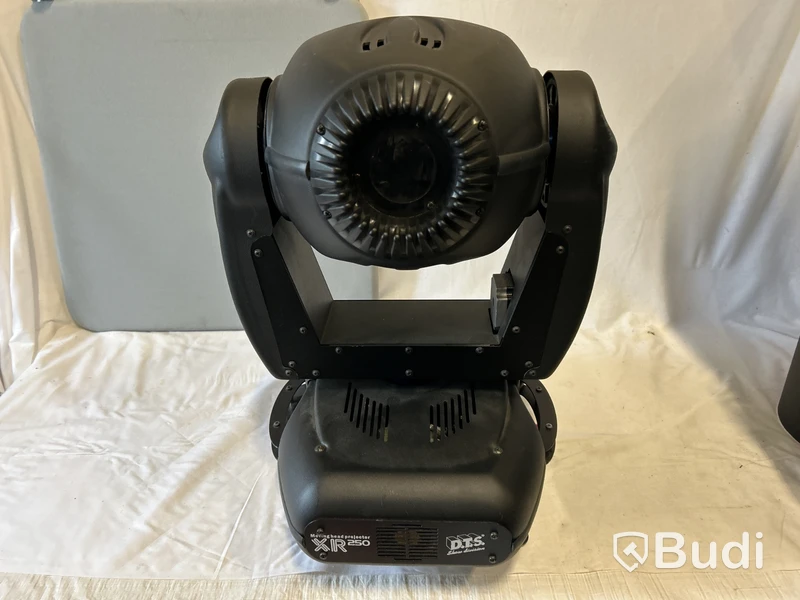 DTS XR250 moving head spotlight
