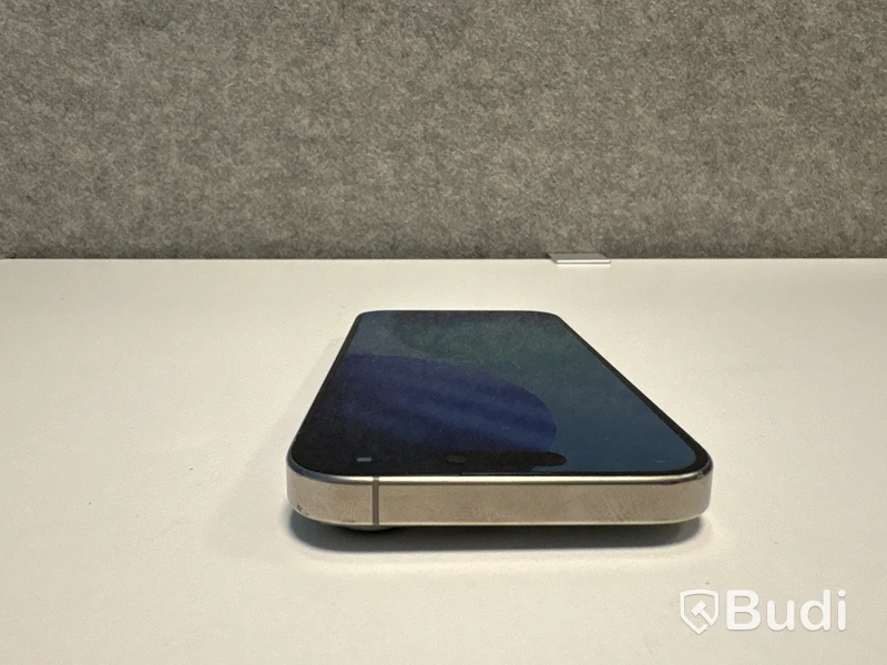 iPhone 15 Pro, naturtitan