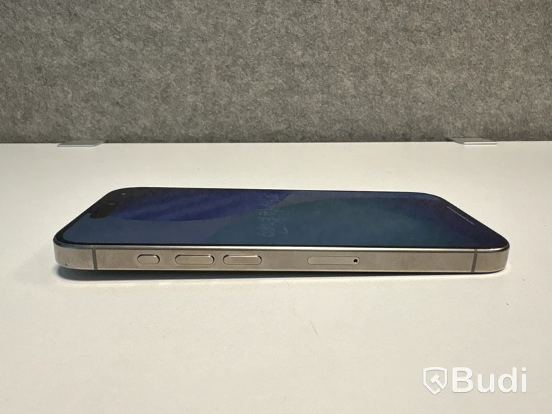 iPhone 15 Pro, naturtitan