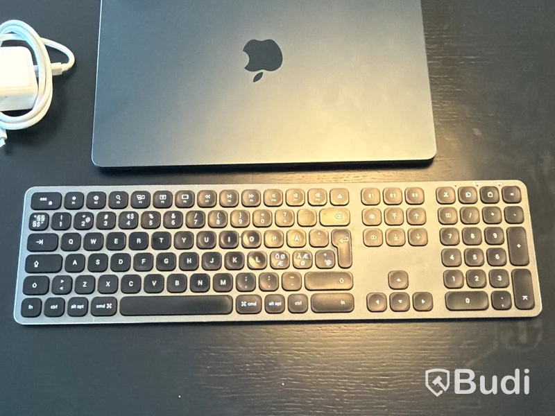 Apple MacBook Air M2 2022, 8 GB RAM, 256 GB SSD