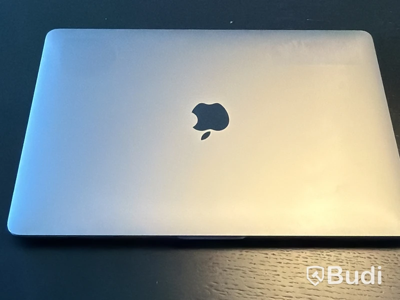 MacBook Pro 13 tum M1 2020, 8 GB RAM