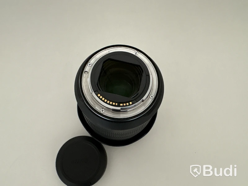 Canon RF 24-70mm f/2.8 zoom lens