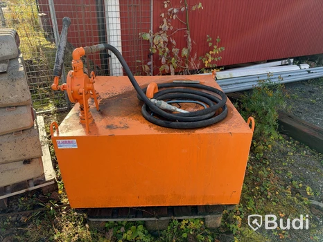 Dieseltank med handpump och slang | 500 L