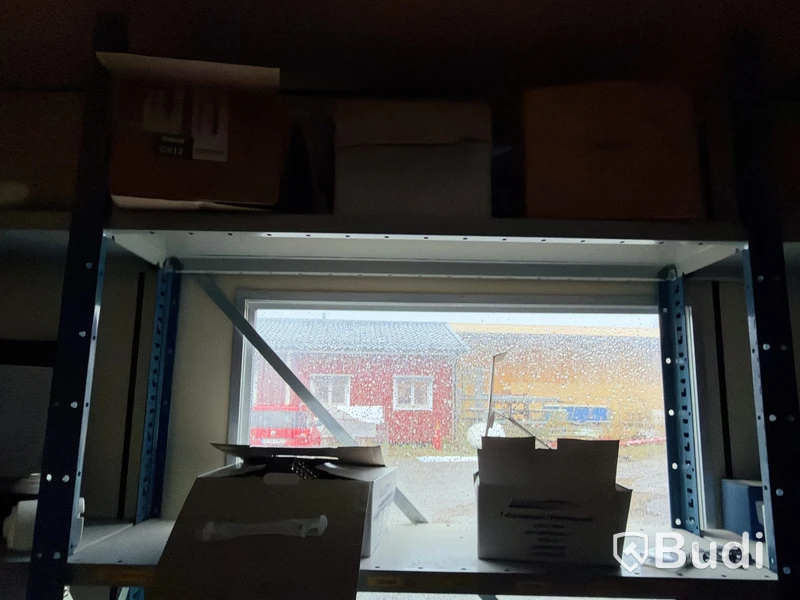 Parti byggmaterial, infästning och fogmassa