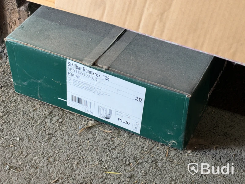 Stort parti material för vattenavrinning och ventilation