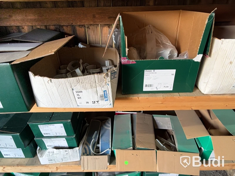 Stort parti material för vattenavrinning och ventilation