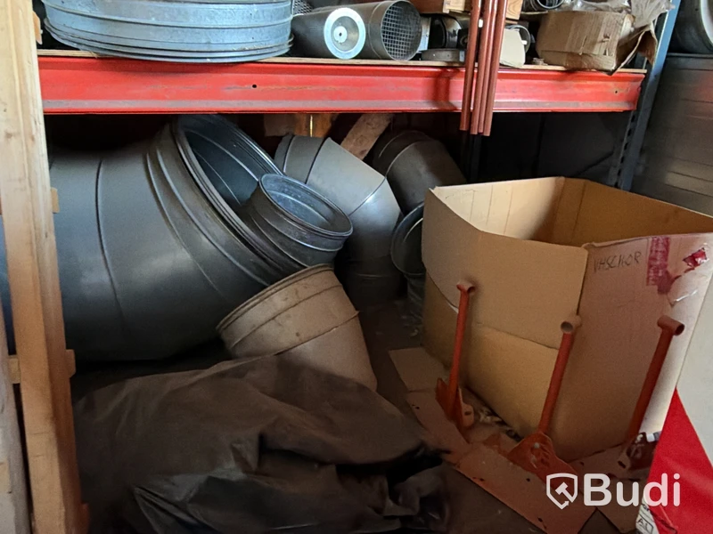 Stort parti material för vattenavrinning och ventilation