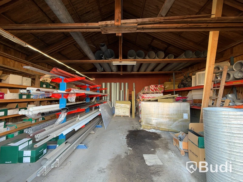 Stort parti material för vattenavrinning och ventilation