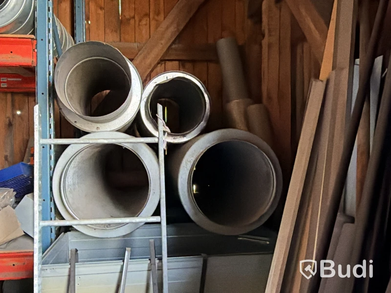 Stort parti material för vattenavrinning och ventilation