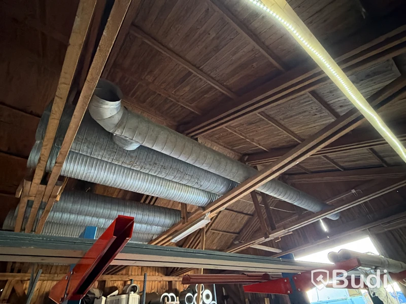 Stort parti material för vattenavrinning och ventilation