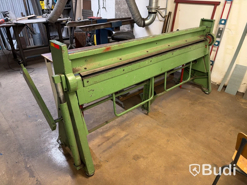 Schröder manual sheet metal folder