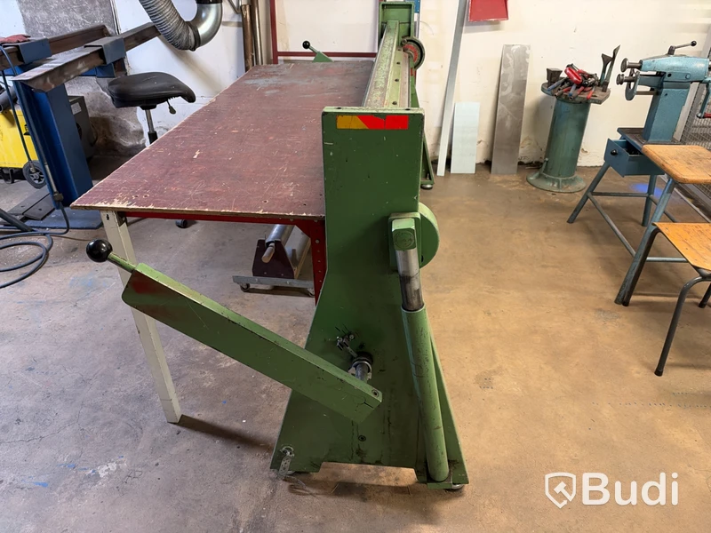 Schröder manual sheet metal folder