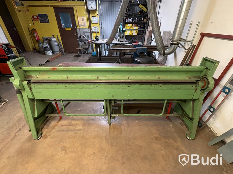 Schröder manual sheet metal folder