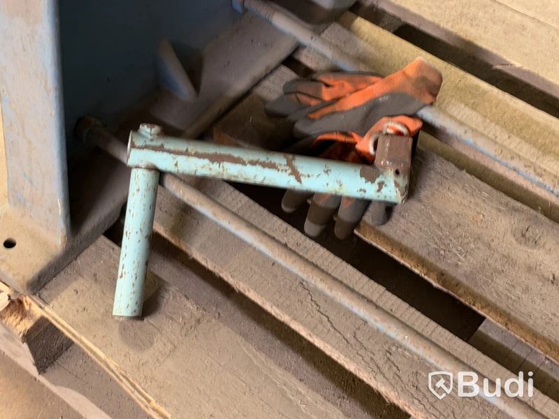 Luna hand-cranked sheet metal roller