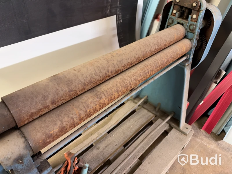 Luna hand-cranked sheet metal roller