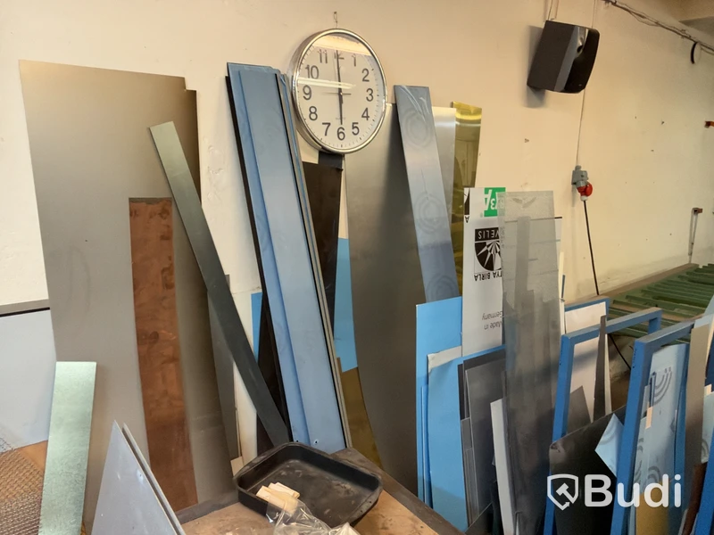Lot of sheet metal with storage rack
