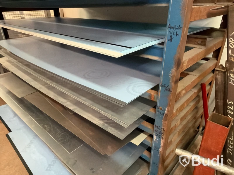 Lot of sheet metal with storage rack
