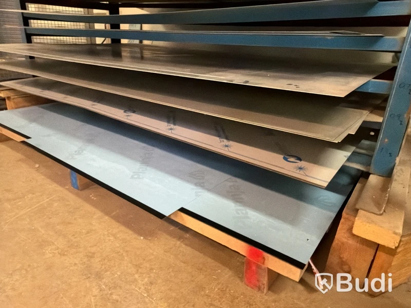 Lot of sheet metal with storage rack