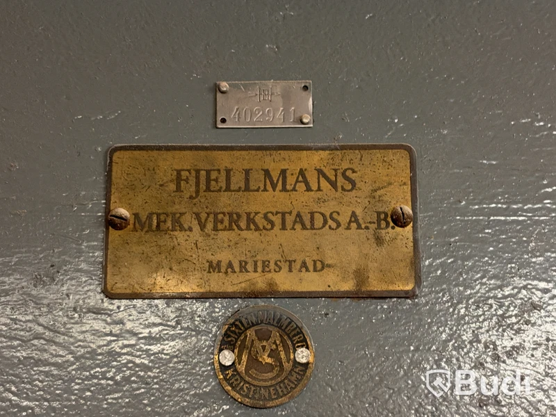 Fjellmans veneer press, four screw presses
