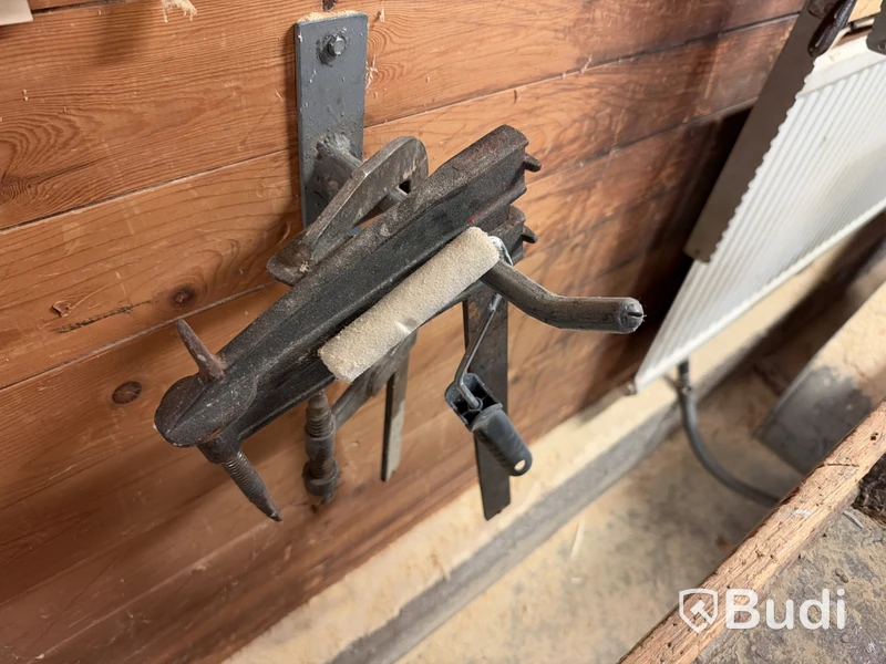 Sash clamps and screw clamps, assorted sizes