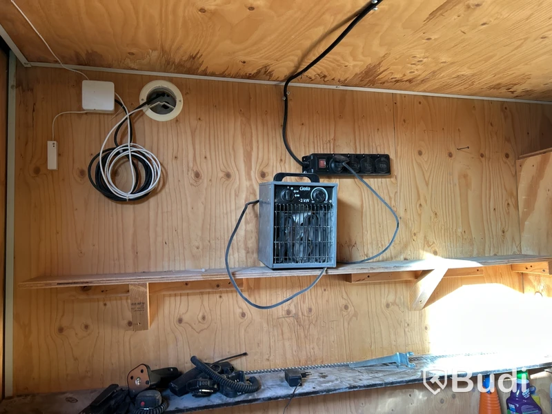 20-foot storage container with electrical installation