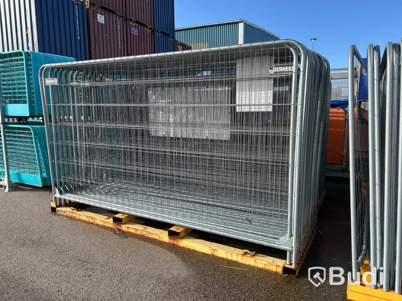 Lot of temporary fence panels and fence weights
