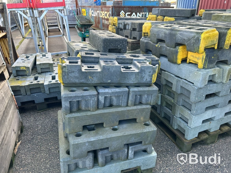 Lot of temporary fence panels and fence weights