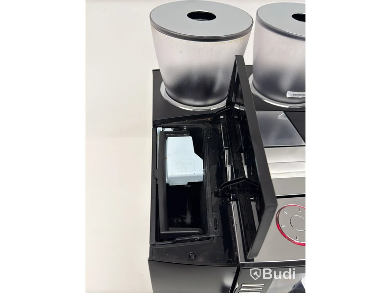 Kaffemaskin Jura Giga X8C inkl. mjölkkyl Jura 586 -2024