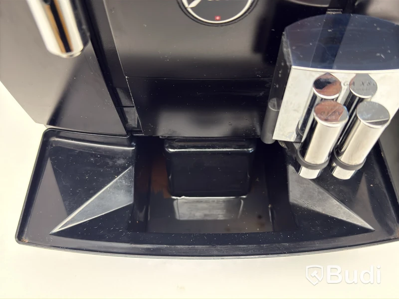 Kaffemaskin Jura Giga X8C inkl. mjölkkyl Jura 586