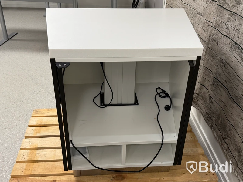 Receptionsdisk, höj- och sänkbar