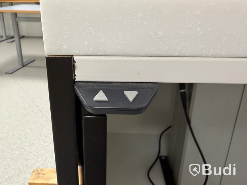 Receptionsdisk, höj- och sänkbar