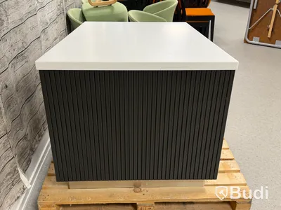 Receptionsdisk, höj- och sänkbar