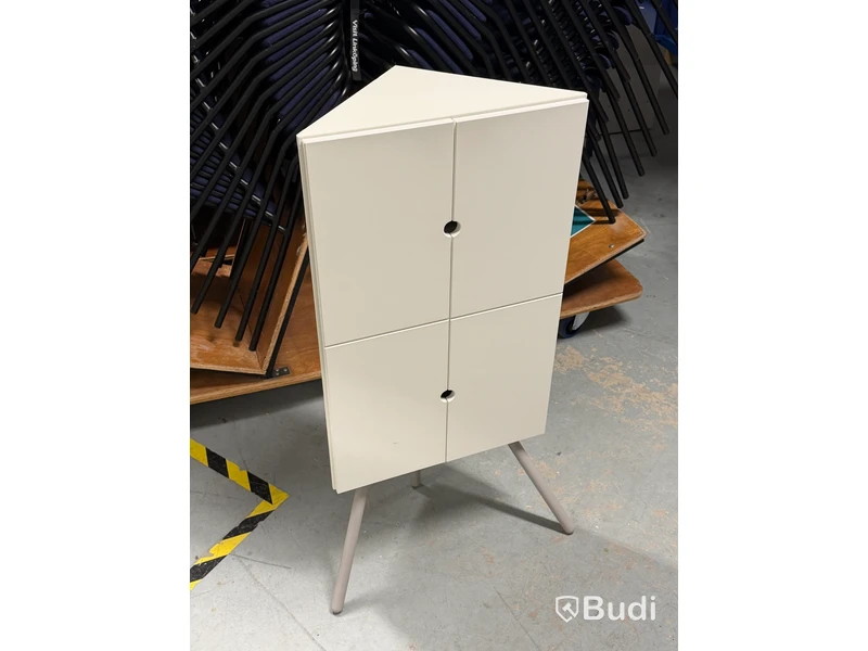 2 st hörnskåp IKEA PS 2014, triangulär form