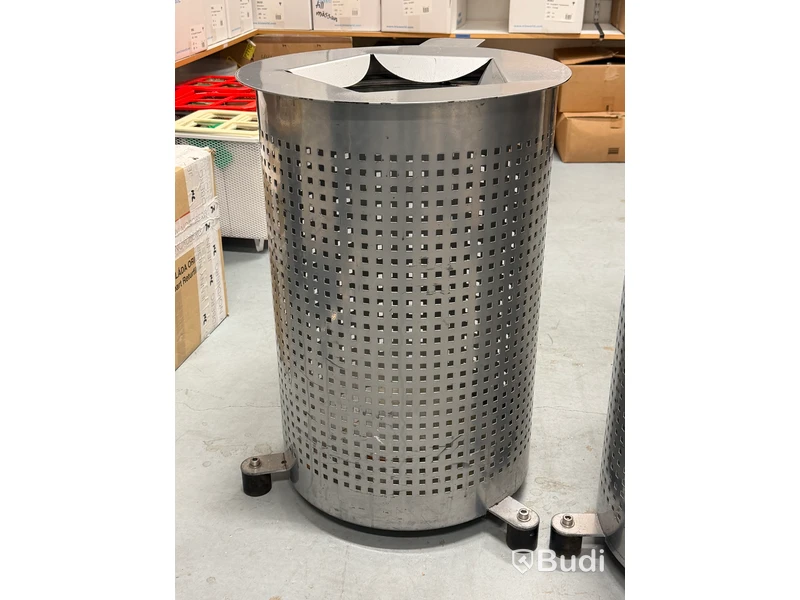 Papperskorgar i perforerad metall, 2 st