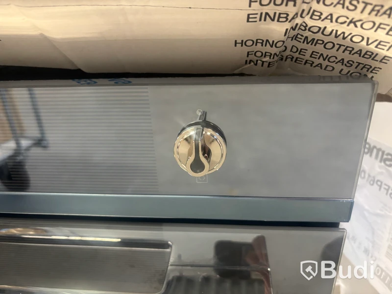 Smeg Linea 60 cm fan-assisted oven SFP6101TVS1