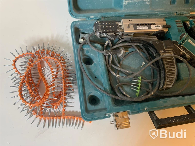Makita 6842 automatskruvdragare