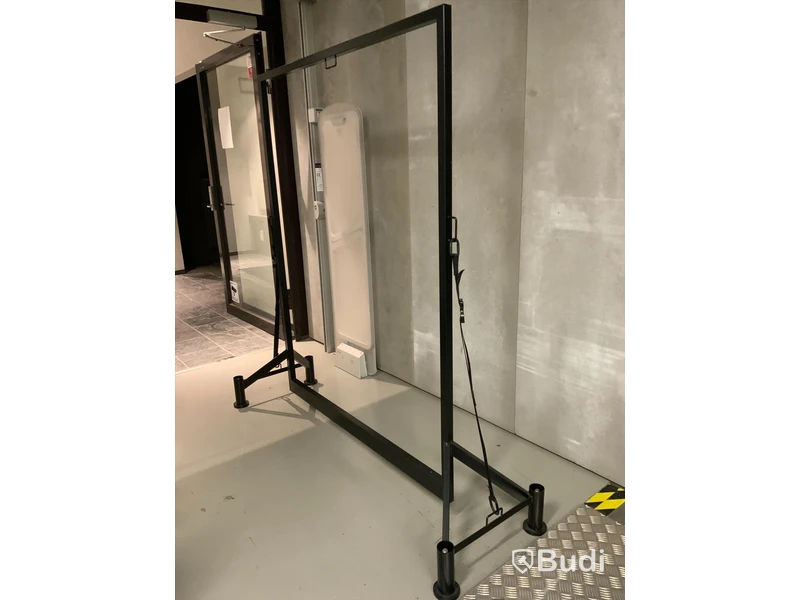 Klädhängare modell large. Justerbara ben. Mått nedan i beskrivning
