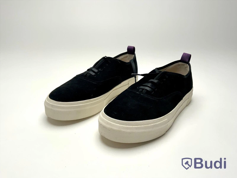 Skor, Eytys Mother suede black. Storlek 46. V100561493