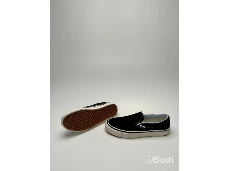 Skor, Vans Classic Slip-on. Storlek 4. VN0A3JEXQU1