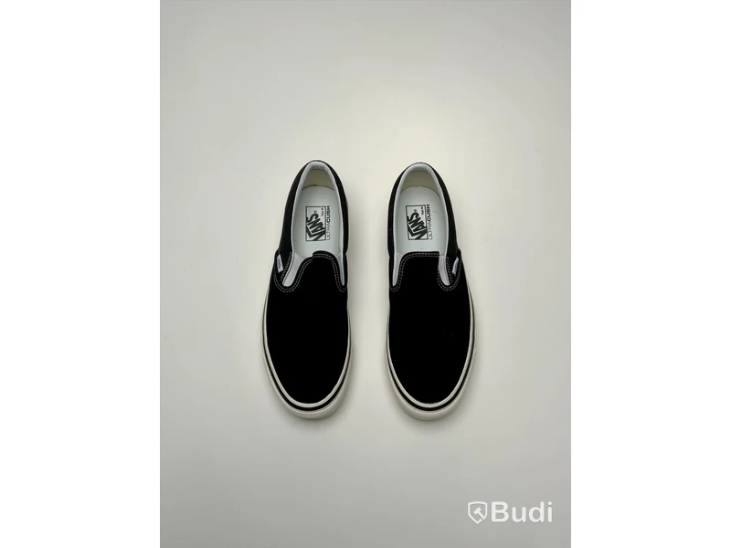 Skor, Vans Classic Slip-on. Storlek 4. VN0A3JEXQU1