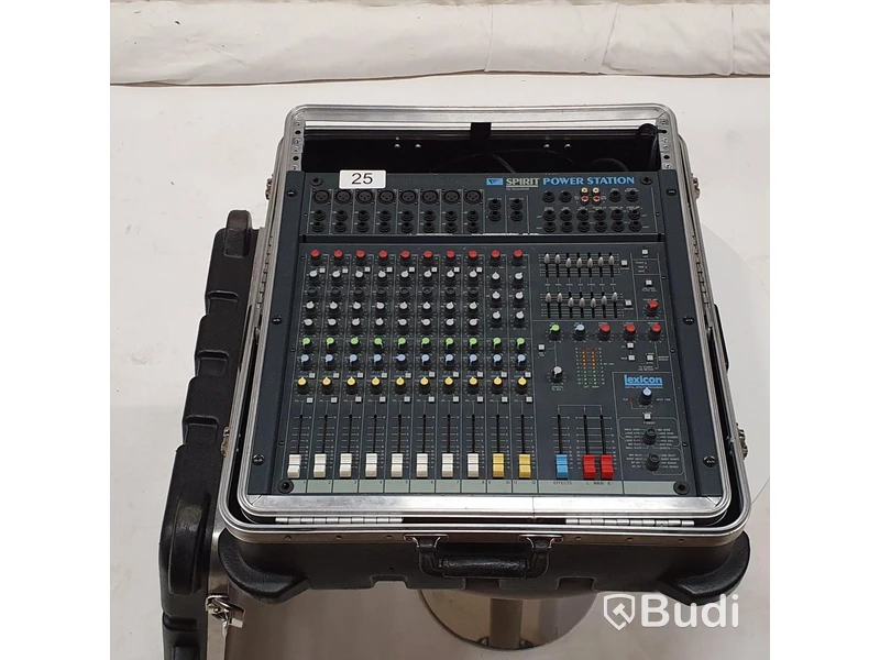 1st Soundcraft Spirit Powerstation – Mixer i case.