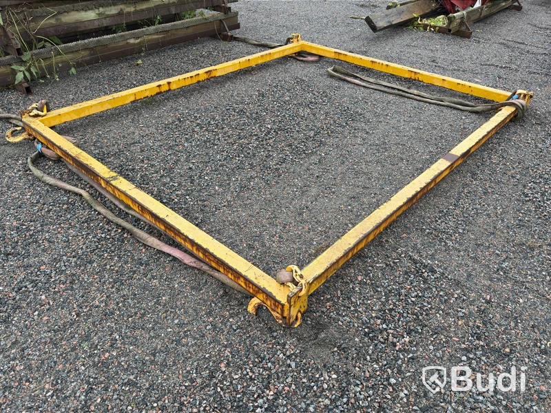 Lifting frame, 245×300 cm