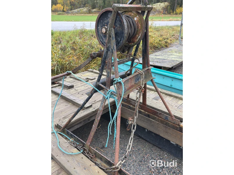 Floating work platform, 230×370 cm, with manual winch