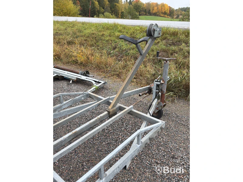 Båttrailer, cirka 6,5 m, kölrullar och vinsch (repobjekt)