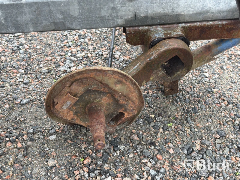 Båttrailer, cirka 6,5 m, kölrullar och vinsch (repobjekt)